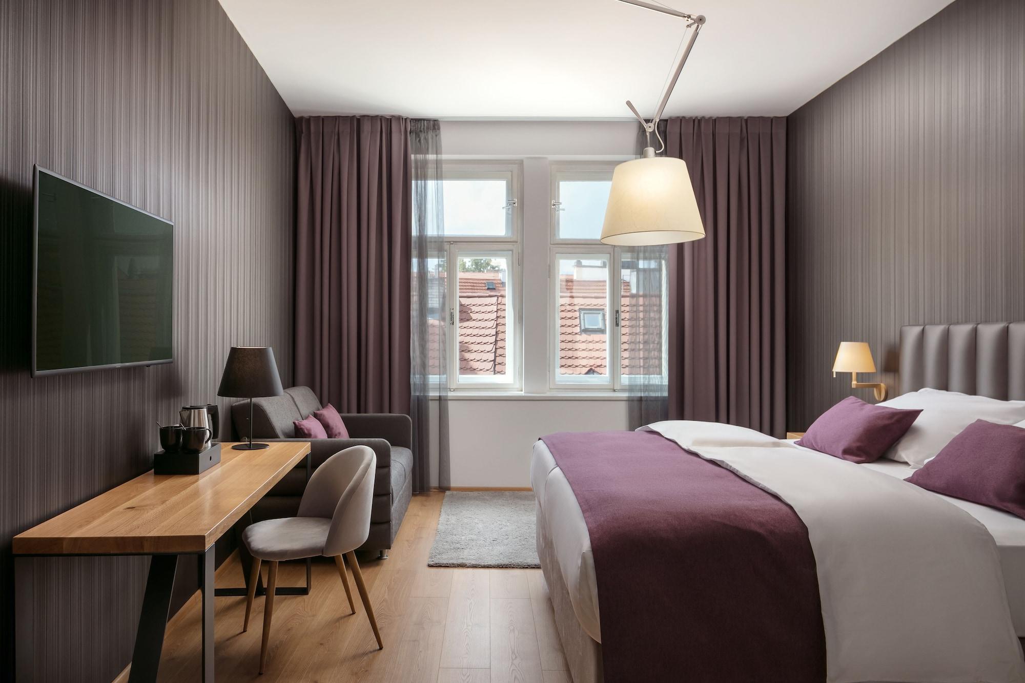 Moods Charles Bridge Hotell 4*