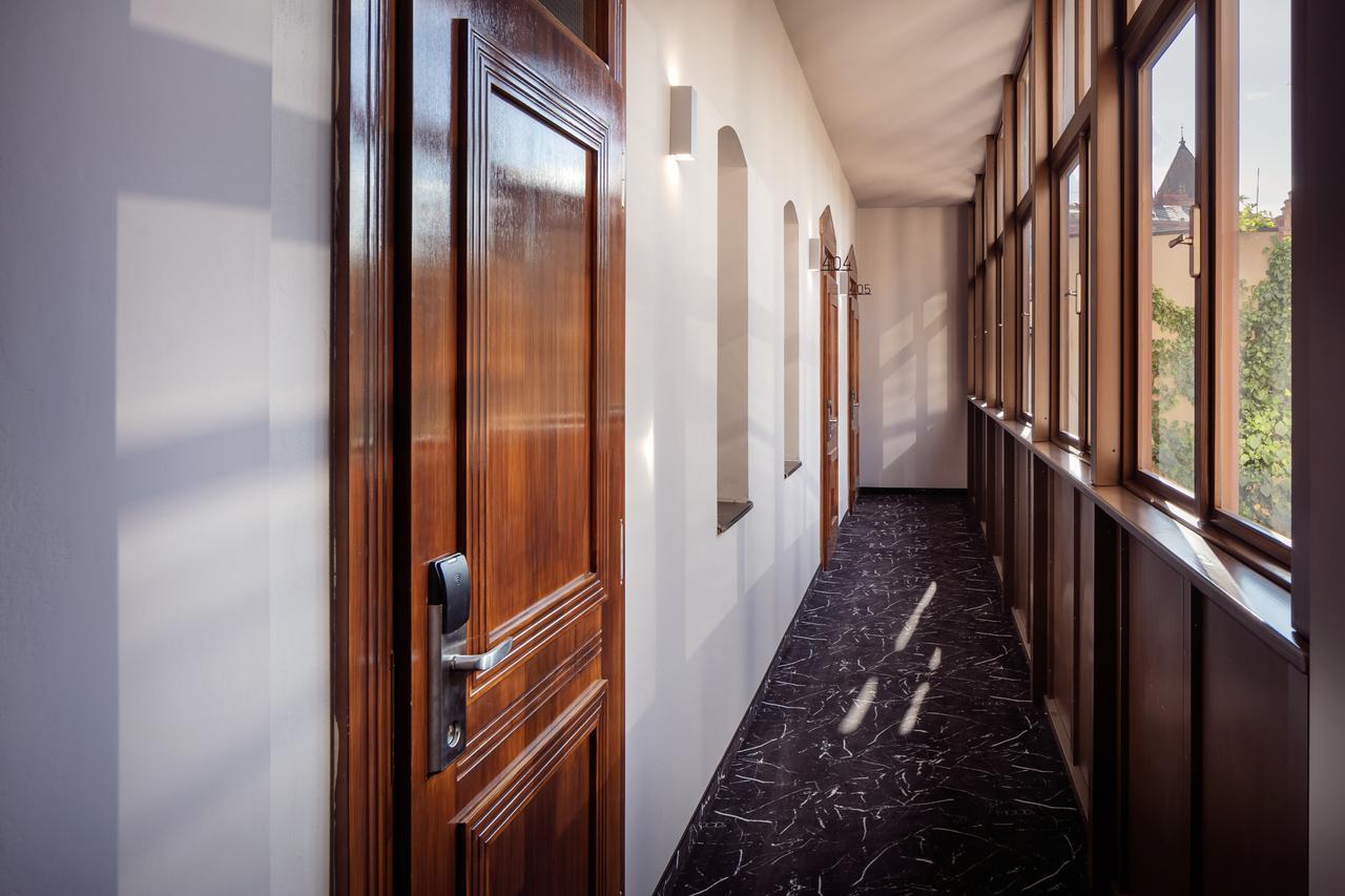 Moods Charles Bridge Hotell 4*