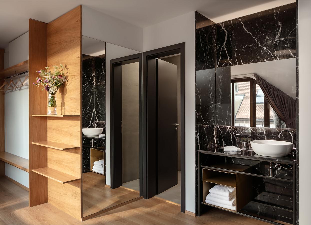 Moods Charles Bridge Hotell 4*