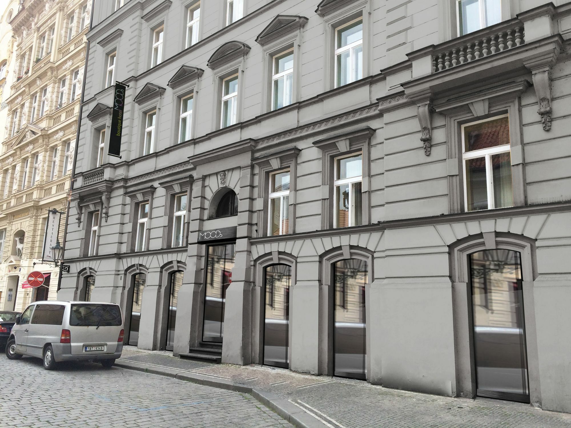 Moods Charles Bridge Hotell Prag